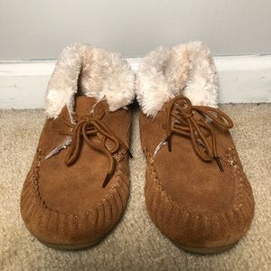 Moccasin shoes/slippers